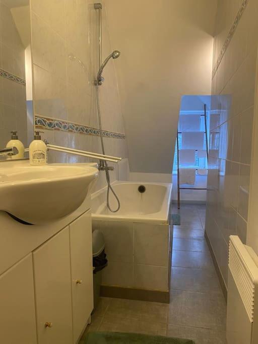 Appartement, Cite Medievale Лан Экстерьер фото